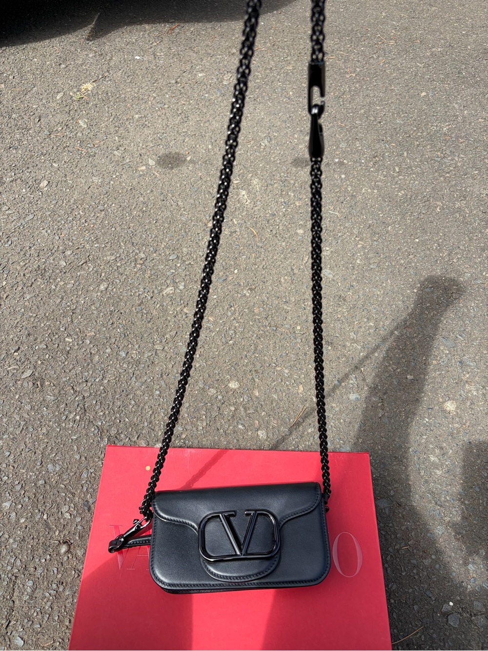 Valentino Garavani Black VLOGO Chain Crossbody Bag - Picture 3 of 6
